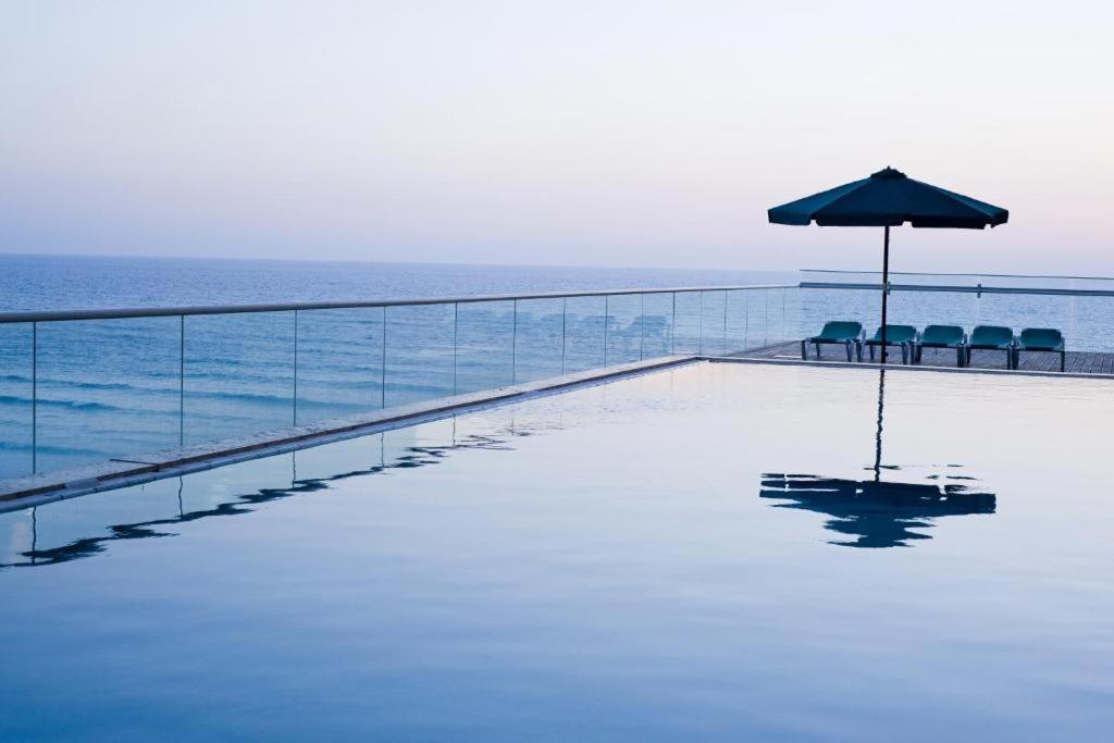 Share Suites Hotel Bat-Yam Бат-Ям Экстерьер фото